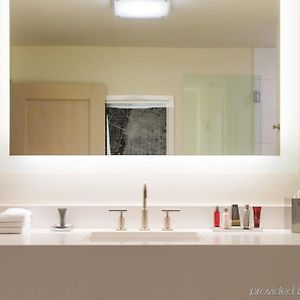 Upper Floors King Room